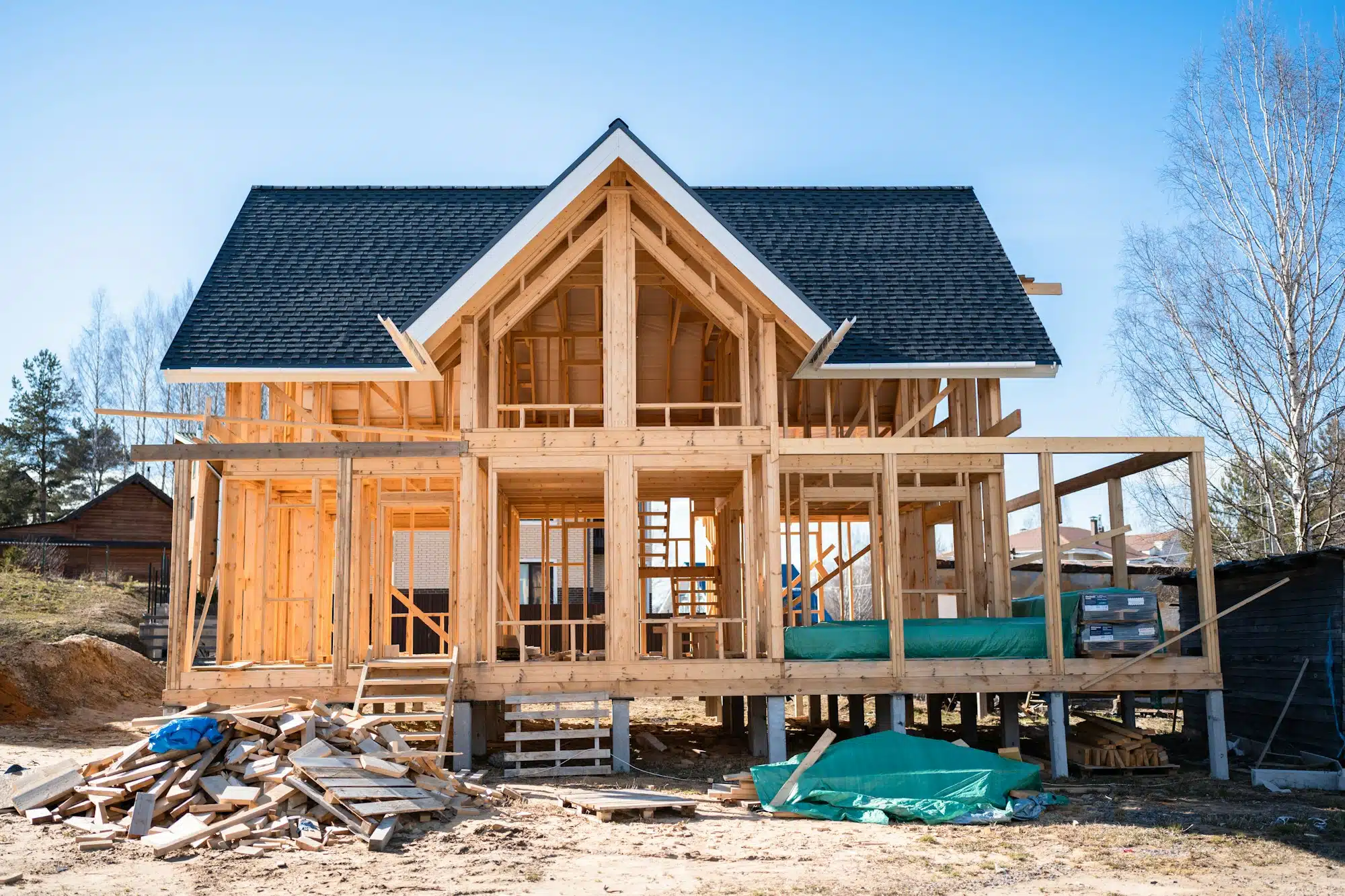 Construction de maison : pourquoi faut-il envisager une ossature bois ?
